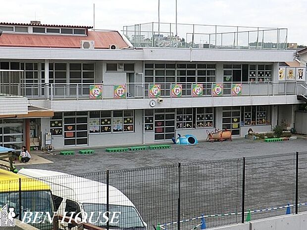 横浜昭和幼稚園 徒歩3分。教育機関も近く、お迎えもスムーズです！ 210m