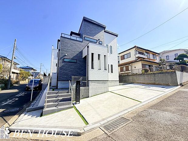 外観・シンプルながらも個性を感じさせる外観デザイン。飾らない美しさが、家族の自然な暮らしに寄り添います。