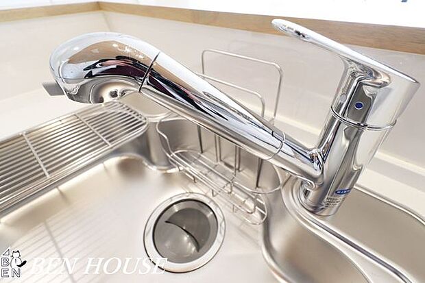 キッチン水栓・浄水器付の水栓は、家事やお料理に浄化されたお水を使用する事が出来ます。