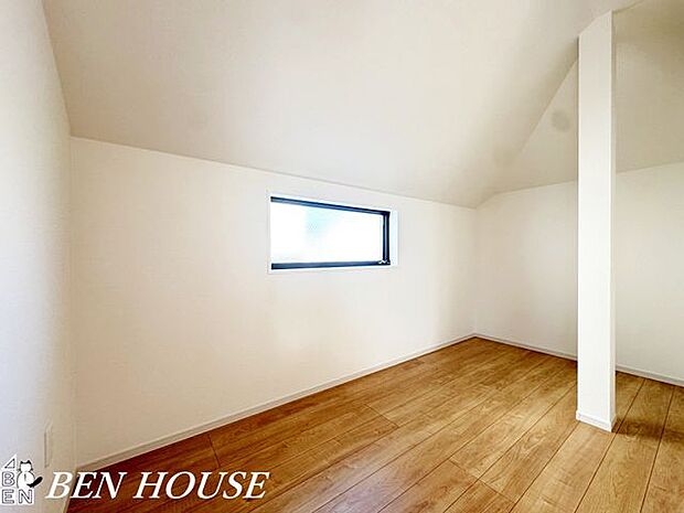 子供部屋・お子様が安心して遊び、学び、創造力を育める明るく開放的な空間。成長に合わせて自由に使える快適な子供部屋です。