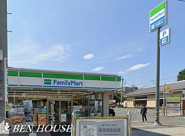 ファミリーマート栄スポーツセンター店 徒歩5分。お出かけ前やお帰りの立ち寄りにも便利なコンビニ。 350m