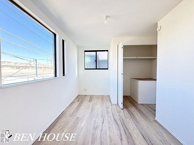 洋室・家族がスペースをもつことでプライベート空間も確保できるので、家族の時間は大切に過ごそうという気持ちになりそうです。