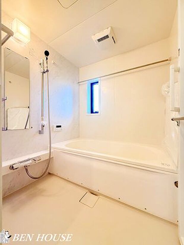 浴室・一日の疲れをゆったり癒し、心も体もリフレッシュできる清潔で快適なバスルーム。毎日の生活を豊かに彩ります。