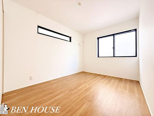 子供部屋・明るく風通しの良い空間で、子どもがのびのび過ごせる部屋。学びや遊びに合わせて自由に使えます。