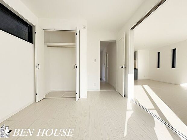 クローゼット・居室にあるクローゼットは衣類をスッキリと収納、部屋を広々と使用できます！