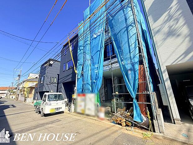 カースペース・自宅敷地内に車を停められる安心感があり、毎日の移動や買い物もスムーズに行える便利なカースペースです。