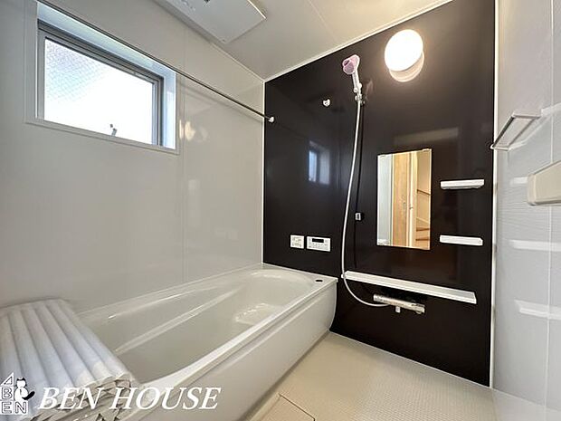 浴室（同仕様参考写真） ・広々バスルームでリラックスタイムを楽しめます。オートバスでお好きな時間に温かいお風呂に入れます。