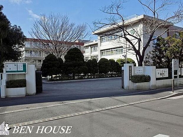 川崎市立川崎中学校 徒歩13分。部活動が盛んで活気溢れた中学校です。 1020m