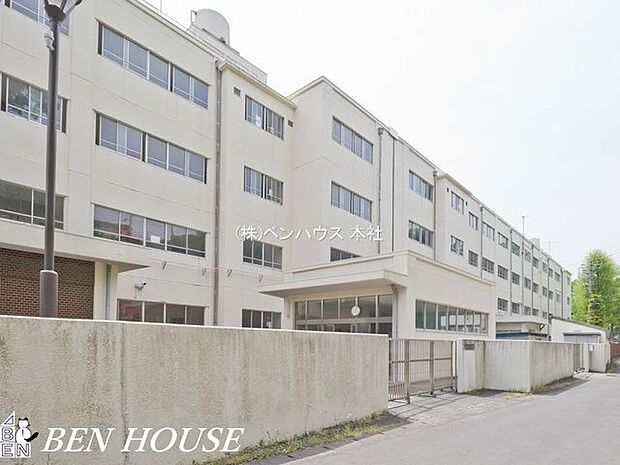 横浜市立大道中学校 徒歩5分。部活動帰りの帰宅も安心の距離です! 380m