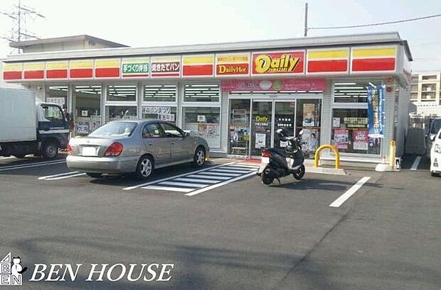 デイリーヤマザキ戸塚上柏尾店 徒歩11分。お出かけ前やお帰りの立ち寄りにも便利なコンビニ。 880m
