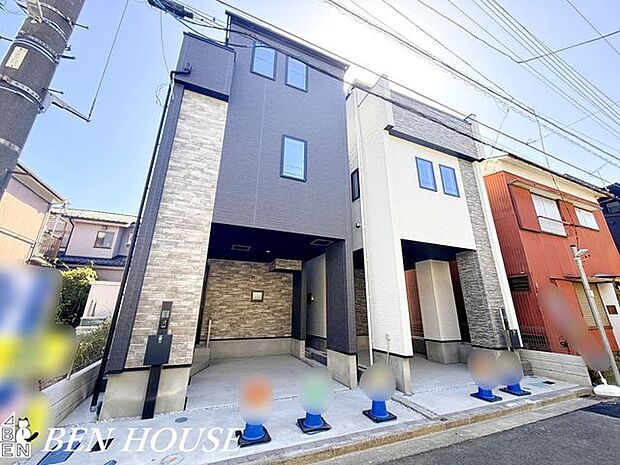 前面道路含む外観・現地周辺は落ち着いた雰囲気の住宅街。家族の帰宅時にも安心出来そうな空間です。