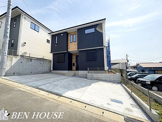 外観・見通しのよい道路が多く、歩きやすい街並みが魅力です。外観が周囲の整った景観の中で上質に映えます。