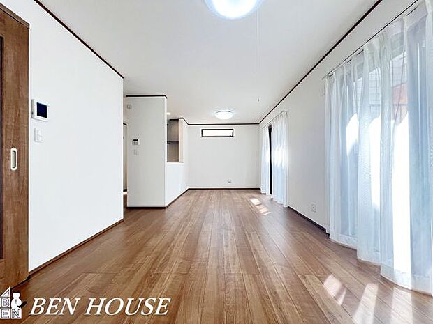 リビング・開放感のあるリビングは、ゆとりを感じられる設計。穏やかな時間が流れる居心地のよい空間です。