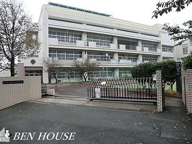 横浜市立錦台中学校 徒歩5分。部活動帰りの帰宅も安心の距離です! 350m