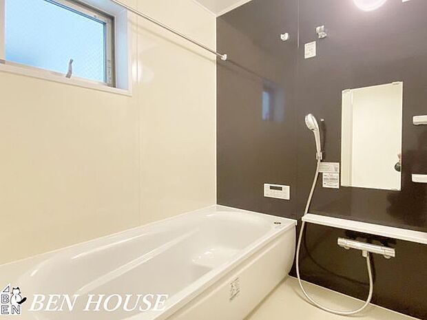 浴室（同仕様参考写真） ・広々バスルームでリラックスタイムを楽しめます。オートバスでお好きな時間に温かいお風呂に入れます。