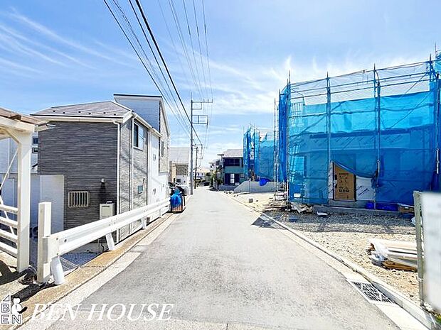 前面道路含む外観・周辺は落ち着いた雰囲気の住宅地です。小さなお子様がいるご家庭も安心ですね。