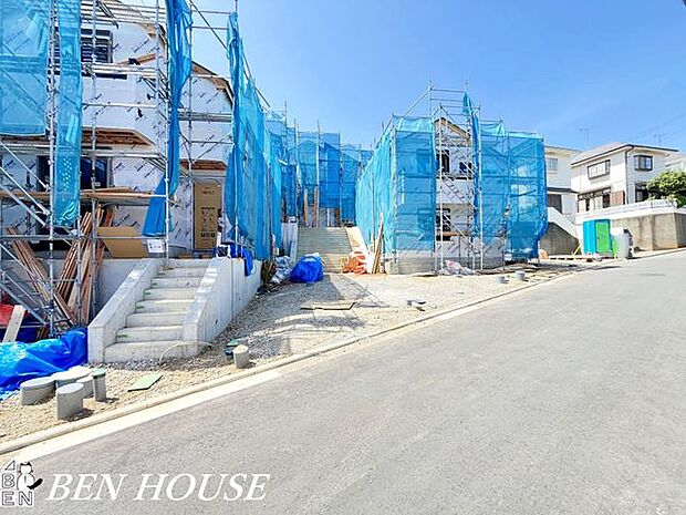 カースペース・お車での外出・移動がメインの方にも嬉しいカースペース2台分付き！来客の多い方にもおすすめです。