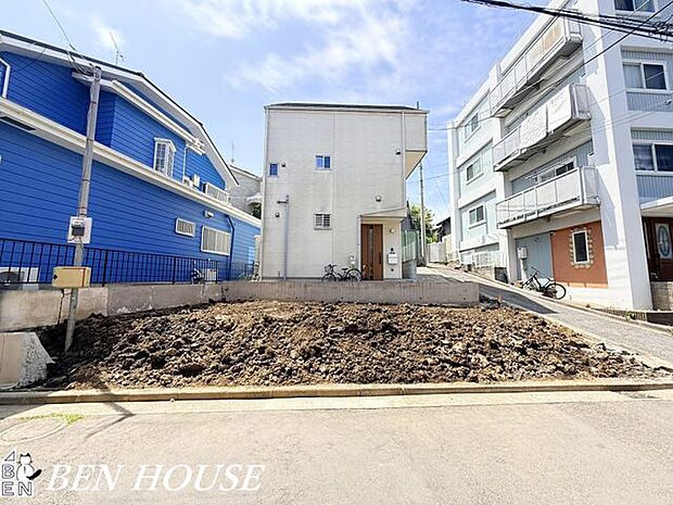 外観・自然豊かな緑に恵まれて日当り良好です！住環境の整った落ち着いた雰囲気の立地です。