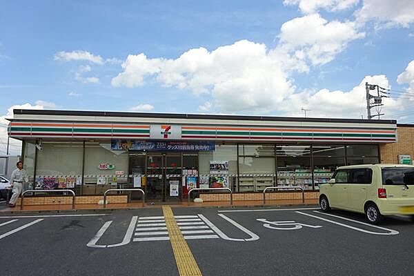 セブンイレブン久喜鷲宮5丁目店まで600m、セブンイレブン　徒歩8分