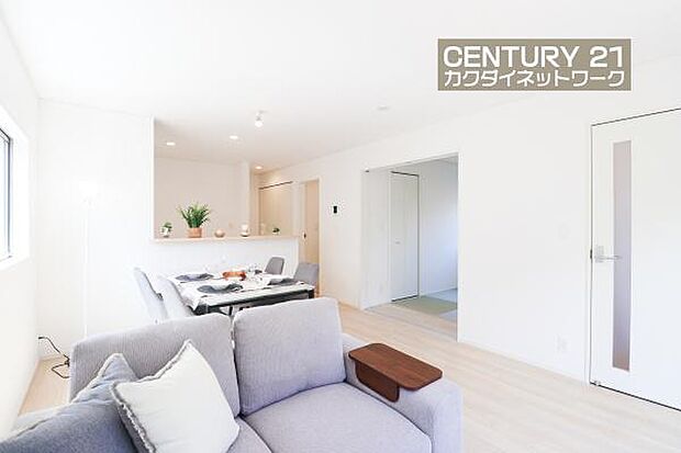 開放的なリビングダイニングには自然と家族みんなが集まってきます。