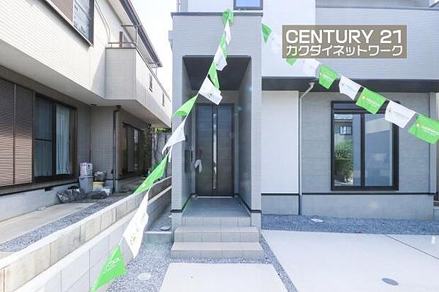 雨にも対応できる玄関です。