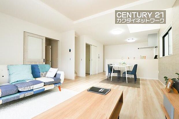 開放的なリビングダイニングには自然と家族みんなが集まってきます。