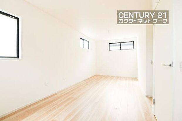 間仕切りをつくり2部屋に分けることが可能です。