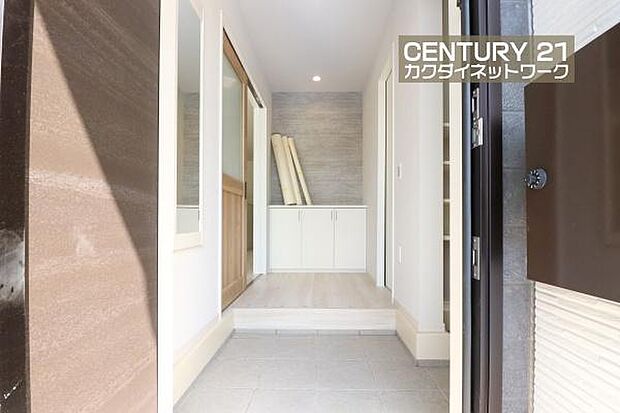 家族が毎日使う場所でありお客様をお迎えする玄関。