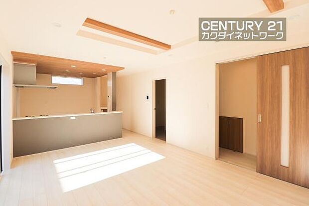 開放的なリビングダイニングには自然と家族みんなが集まってきます。