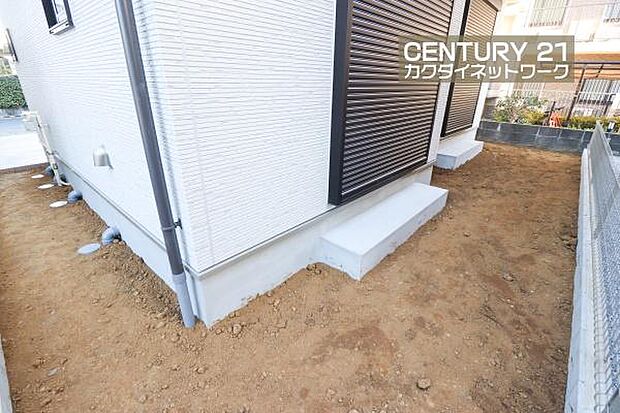 お庭では、家庭菜園などを楽しめます。