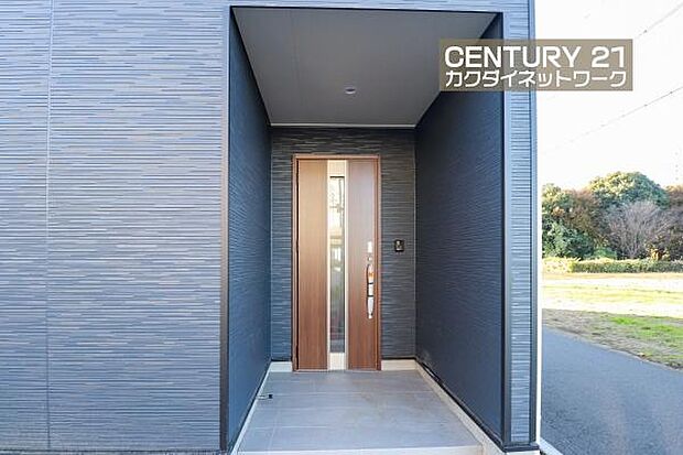 雨にも対応できる玄関です。