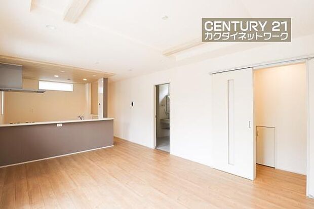 開放的なリビングダイニングには自然と家族みんなが集まってきます。