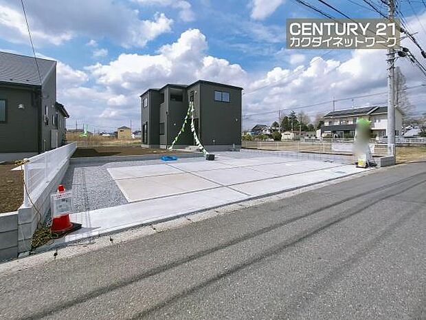 カースペース4台以上。4台所有やゲスト用スペースとして活用できます。。