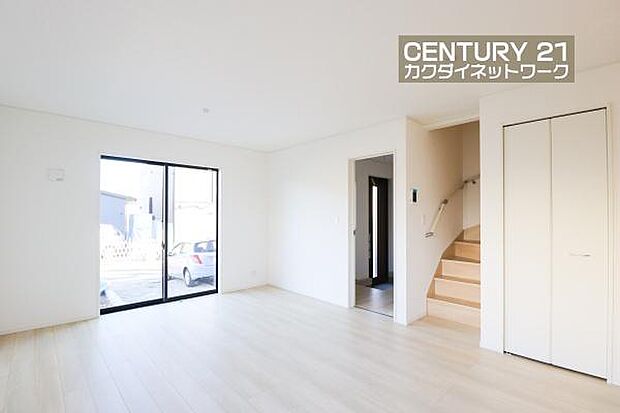 リビングイン階段のおかげで開放感のあるリビングへ。必ずリビングを通るため自然と家族間のコミュニケーションが増えます。