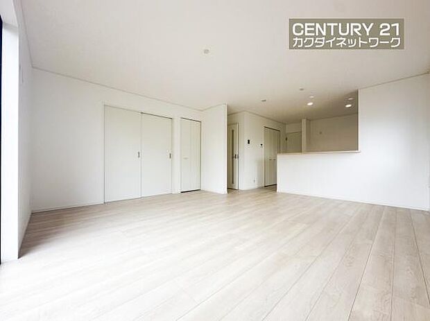 開放的なリビングダイニングには自然と家族みんなが集まってきます。