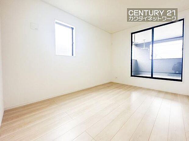 住まう方でカスタマイズしていただけるシンプルなデザインの内装。