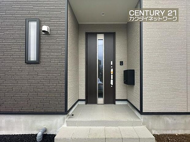 雨にも対応できる玄関です。