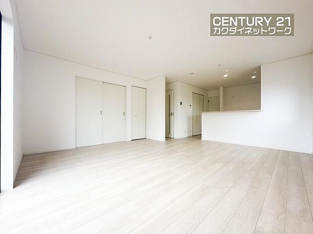 開放的なリビングダイニングには自然と家族みんなが集まってきます。