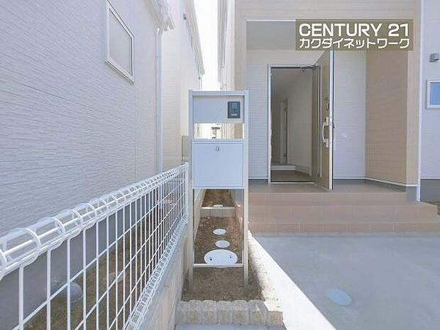 外観に合わせたオシャレなポストユニット。