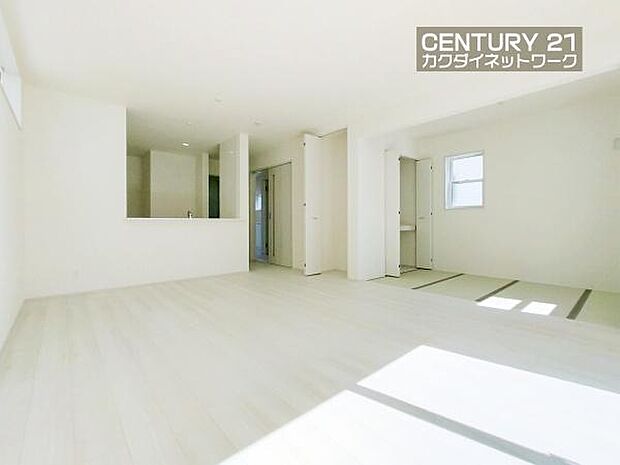 開放的なリビングダイニングには自然と家族みんなが集まってきます。