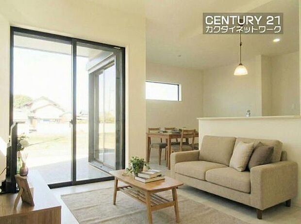 開放的なリビングダイニングには自然と家族みんなが集まってきます。※家具はイメージです。