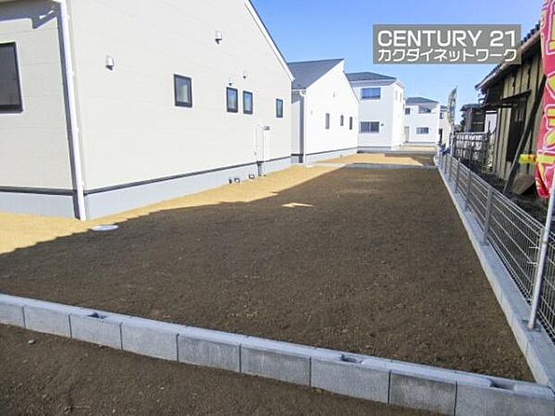 お庭では、家庭菜園やBBQなどお手軽にアウトドアも楽しめます。