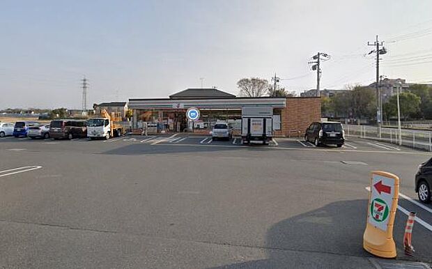 セブンイレブン加須平成中学校前店まで697m、セブンイレブン加須平成中学校前店 徒歩9分