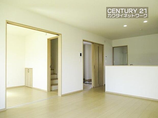 開放的なリビングダイニングには自然と家族みんなが集まってきます。