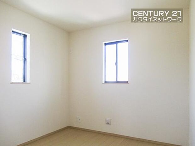 住まう方でカスタマイズしていただけるシンプルなデザインの内装。