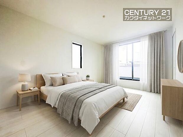 窓から注がれる陽光で明るい空間。※家具はイメージです。