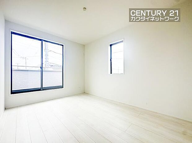 住まう方でカスタマイズしていただけるシンプルなデザインの内装。