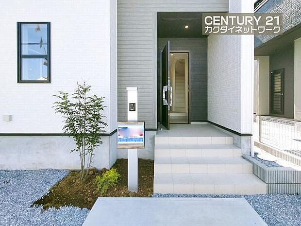 玄関アプローチ。