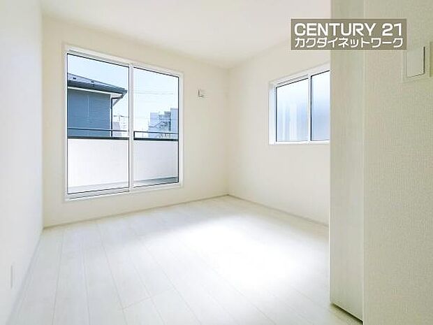 住まう方でカスタマイズしていただけるシンプルなデザインの内装。