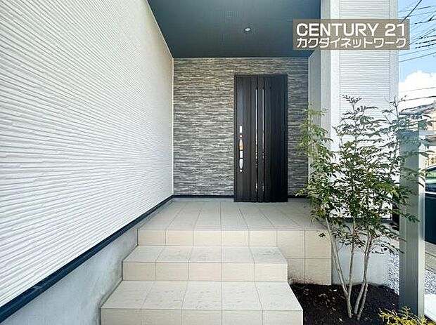 スペースに余裕のある玄関。